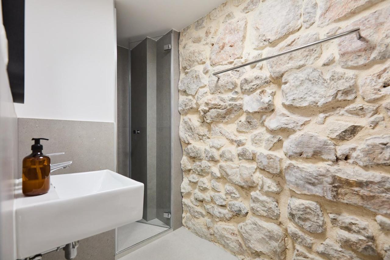Stone Elegance *
