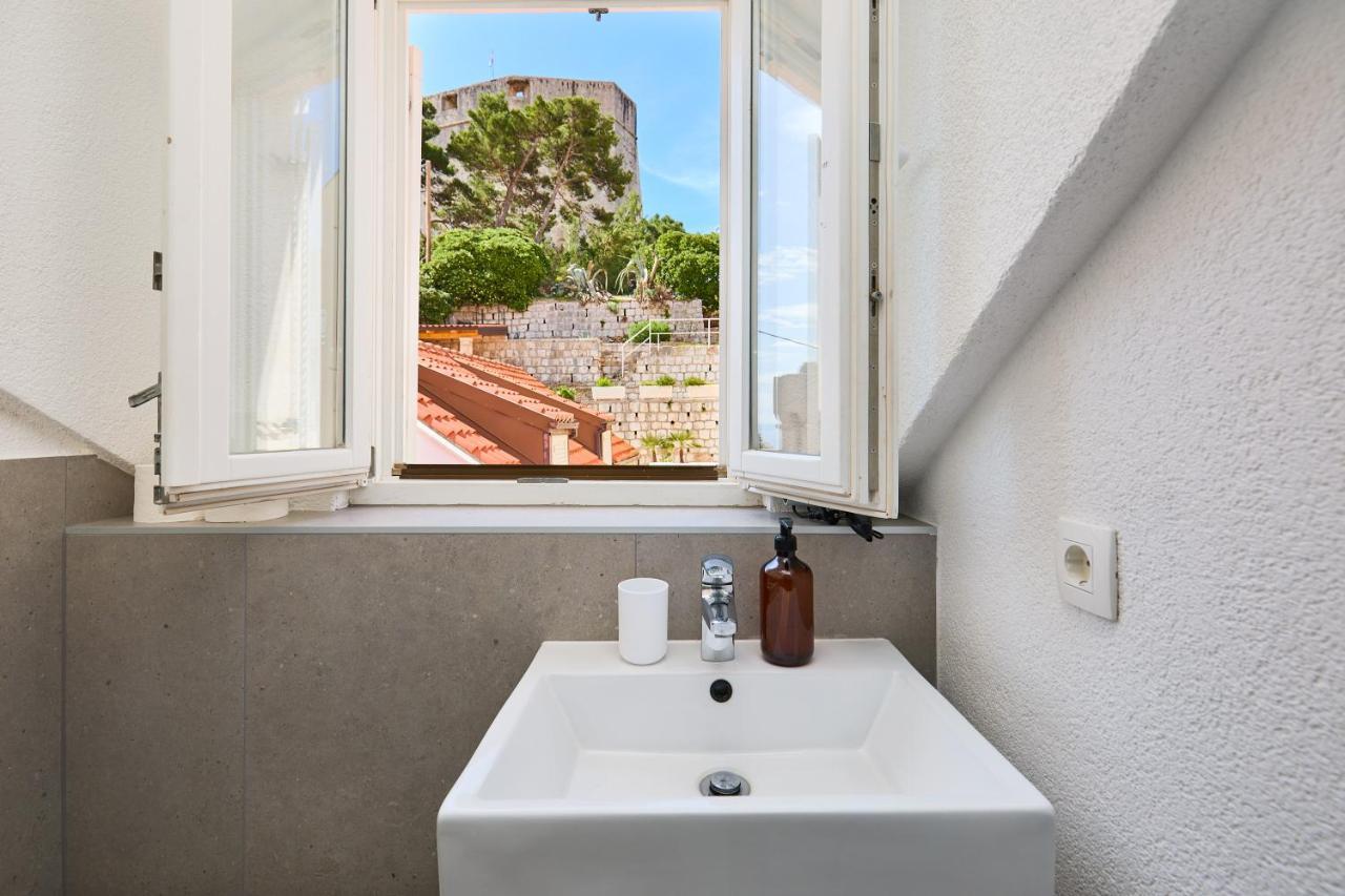 Stone Elegance * Ragusa